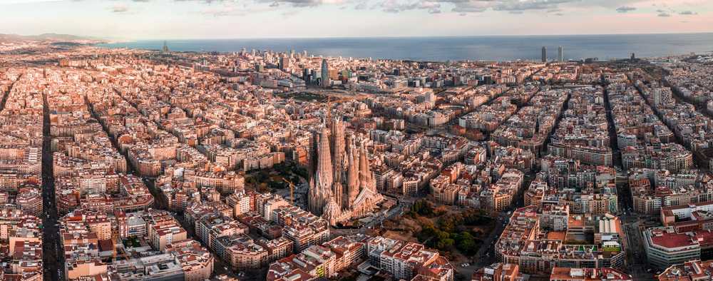 aerial view barcelona_639949542_S - Real Estate Barcelona Barcelona Exiample